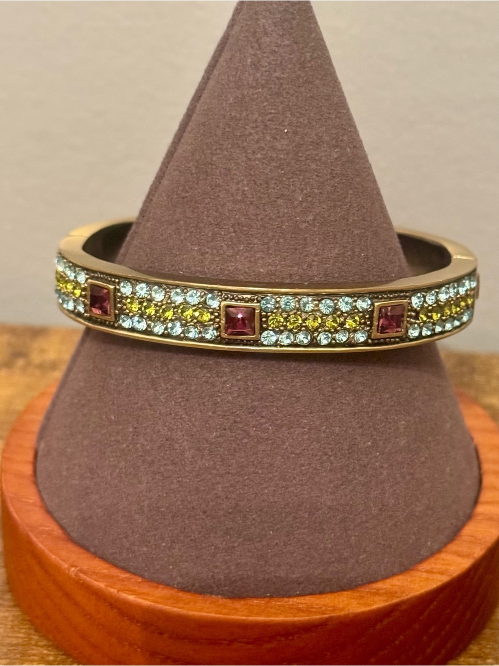 Heidi Daus Crystal Bangle Bracelet Gold Tone Multicolor‎ Rhinestone Hinged
